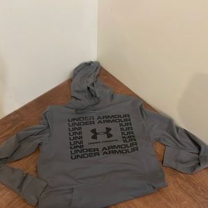 UEC-Adult Small Under Armour hoodie t-shirt